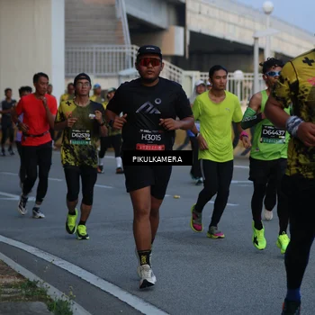 Runner Photo 6258930
