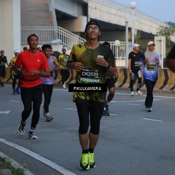 Runner Photo 6258986