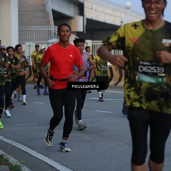 Runner Photo 6259011