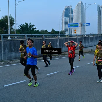Runner Photo 6259040