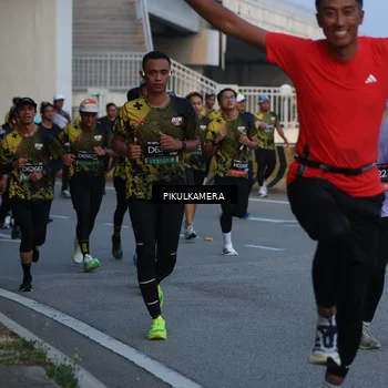 Runner Photo 6259083