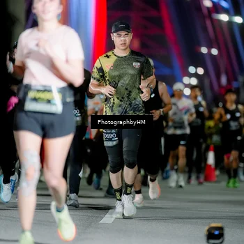 Runner Photo 6259100