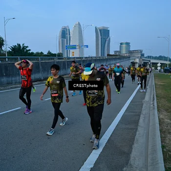 Runner Photo 6259111