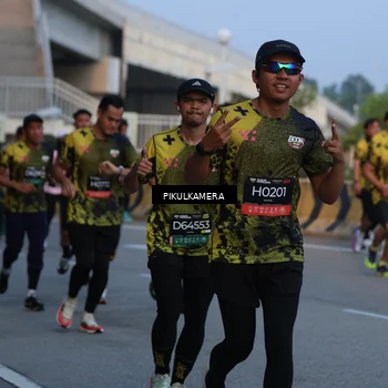 Runner Photo 6259424