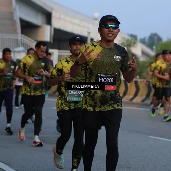 Runner Photo 6259427