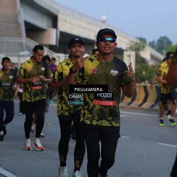Runner Photo 6259432