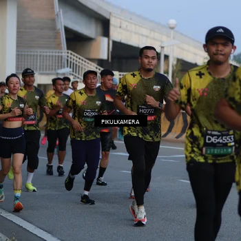 Runner Photo 6259459