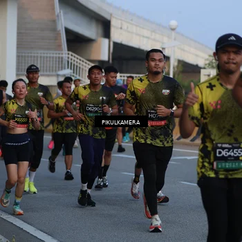 Runner Photo 6259476