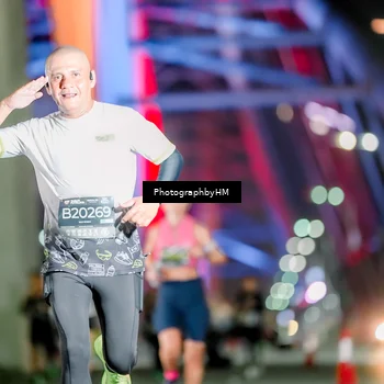 Runner Photo 6259480