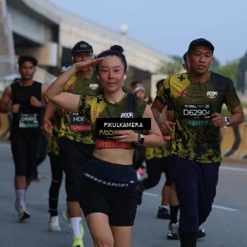 Runner Photo 6259535