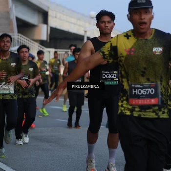 Runner Photo 6259610