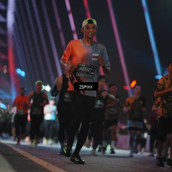 Runner Photo 6259716