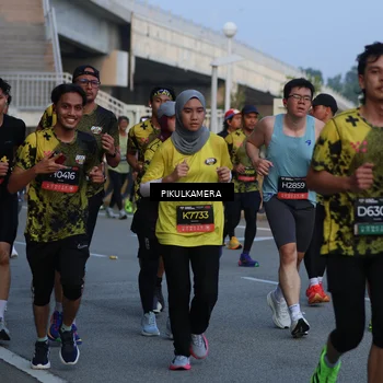 Runner Photo 6259746