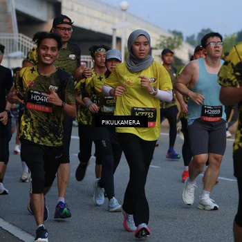 Runner Photo 6259771