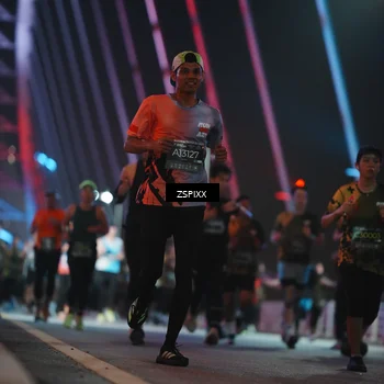Runner Photo 6259772
