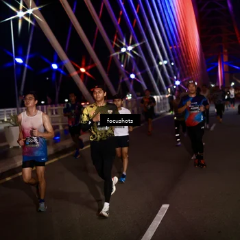 Runner Photo 6259773