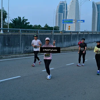 Runner Photo 6259875