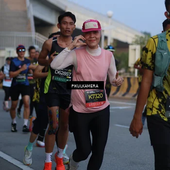 Runner Photo 6260004