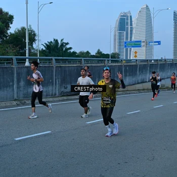 Runner Photo 6260020