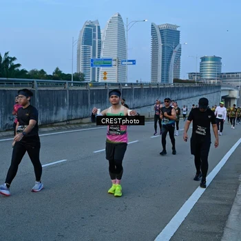 Runner Photo 6260024