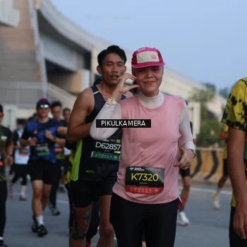 Runner Photo 6260034