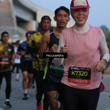 Runner Photo 6260049