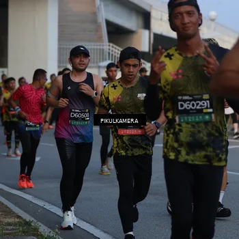 Runner Photo 6260082