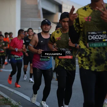 Runner Photo 6260106