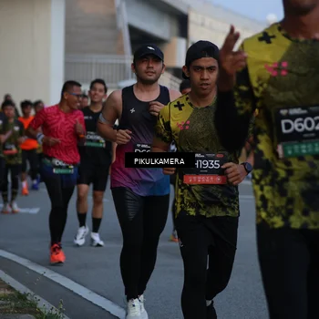 Runner Photo 6260109