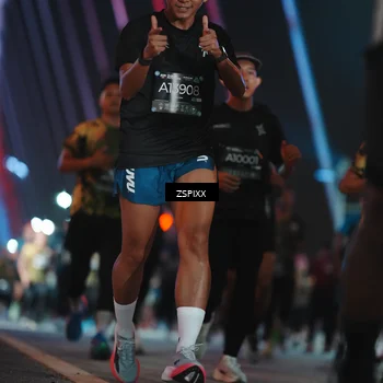 Runner Photo 6260110