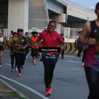 Runner Photo 6260140