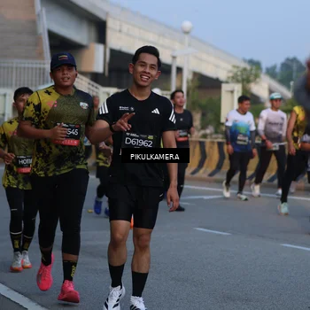 Runner Photo 6260191