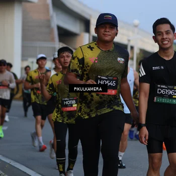 Runner Photo 6260237