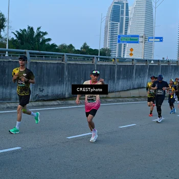 Runner Photo 6260400