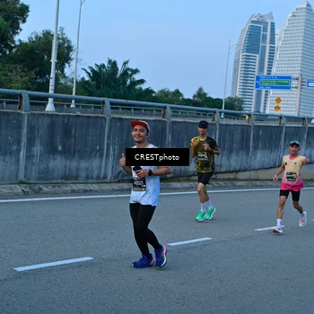 Runner Photo 6260410