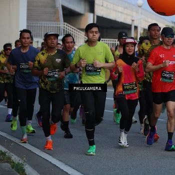 Runner Photo 6260478