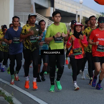 Runner Photo 6260486