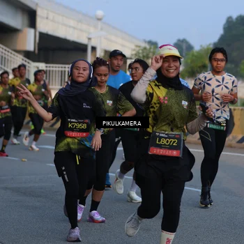 Runner Photo 6260499