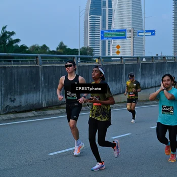 Runner Photo 6260524