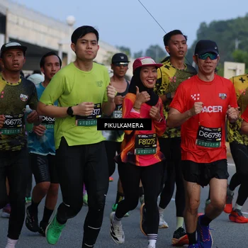 Runner Photo 6260536