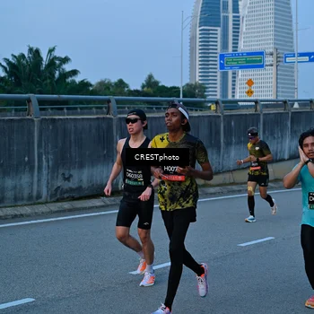 Runner Photo 6260546