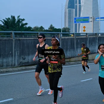 Runner Photo 6260547