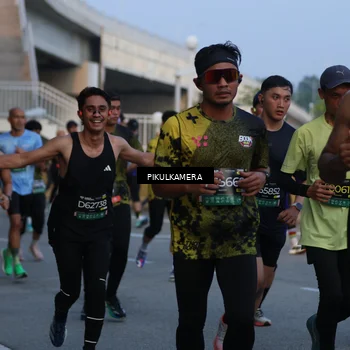 Runner Photo 6260649