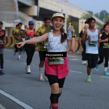 Runner Photo 6260691