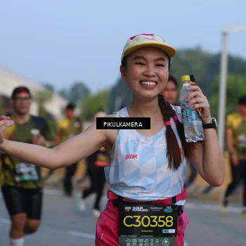 Runner Photo 6260735