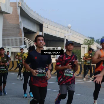 Runner Photo 6260750