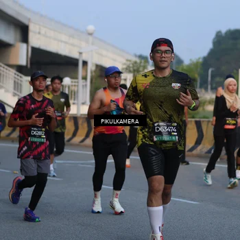Runner Photo 6260765