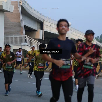 Runner Photo 6260768