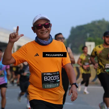 Runner Photo 6260845