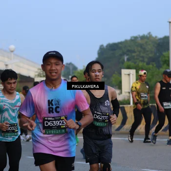 Runner Photo 6260875